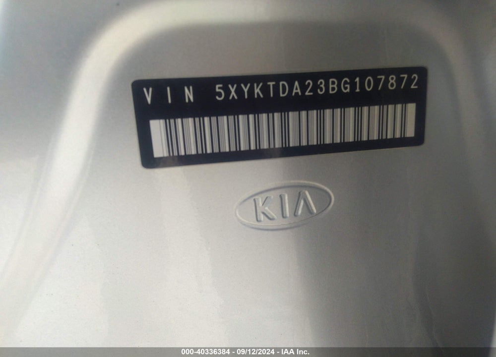 2011 KIA SORENTO LX V6 VIN: 5XYKTDA23BG107872