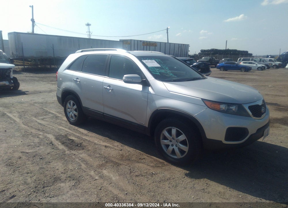 2011 KIA SORENTO LX V6 VIN: 5XYKTDA23BG107872