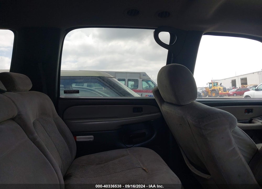 2001 CHEVROLET SUBURBAN 1500 LS VIN: 3GNEC16T31G225554