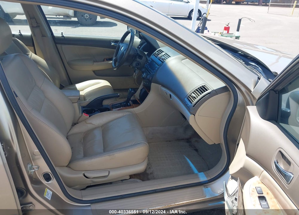 2005 HONDA ACCORD 2.4 EX VIN: 1HGCM56825A081212