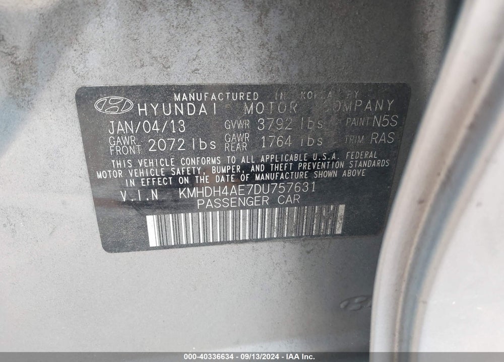 2013 HYUNDAI ELANTRA LIMITED VIN: KMHDH4AE7DU757631