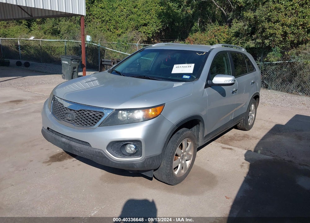 2013 KIA SORENTO LX VIN: 5XYKT4A65DG415681