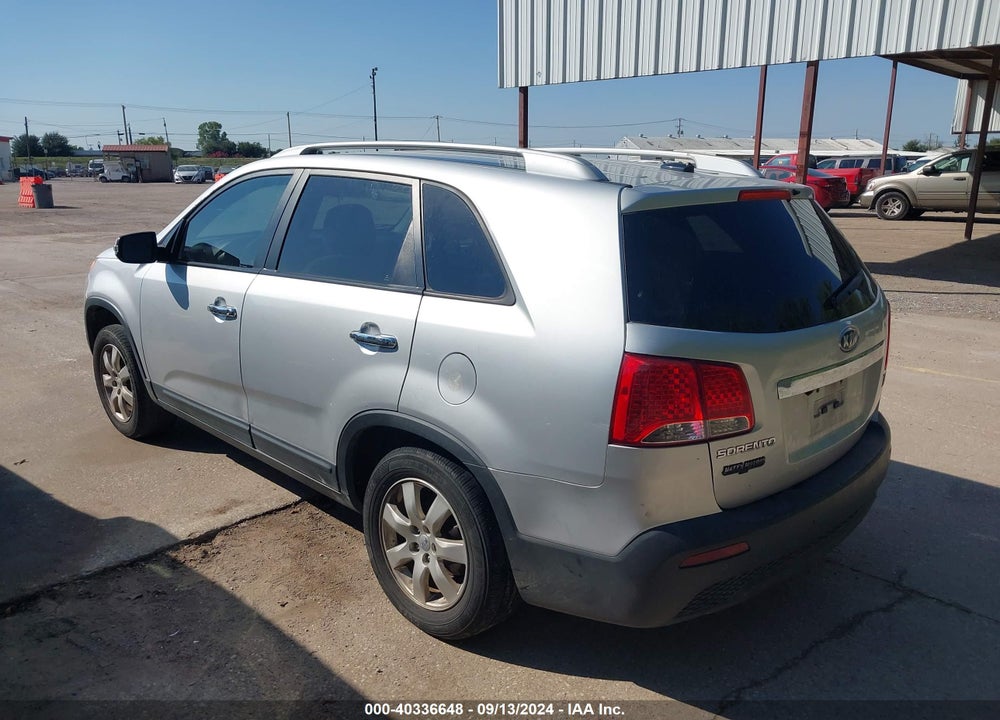 2013 KIA SORENTO LX VIN: 5XYKT4A65DG415681
