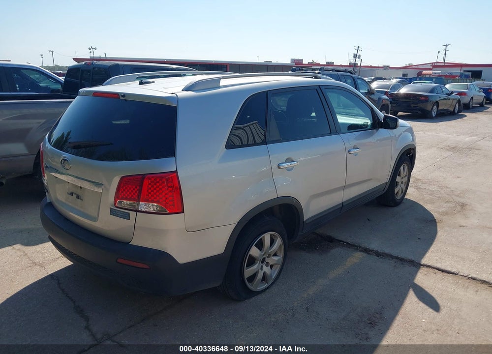 2013 KIA SORENTO LX VIN: 5XYKT4A65DG415681