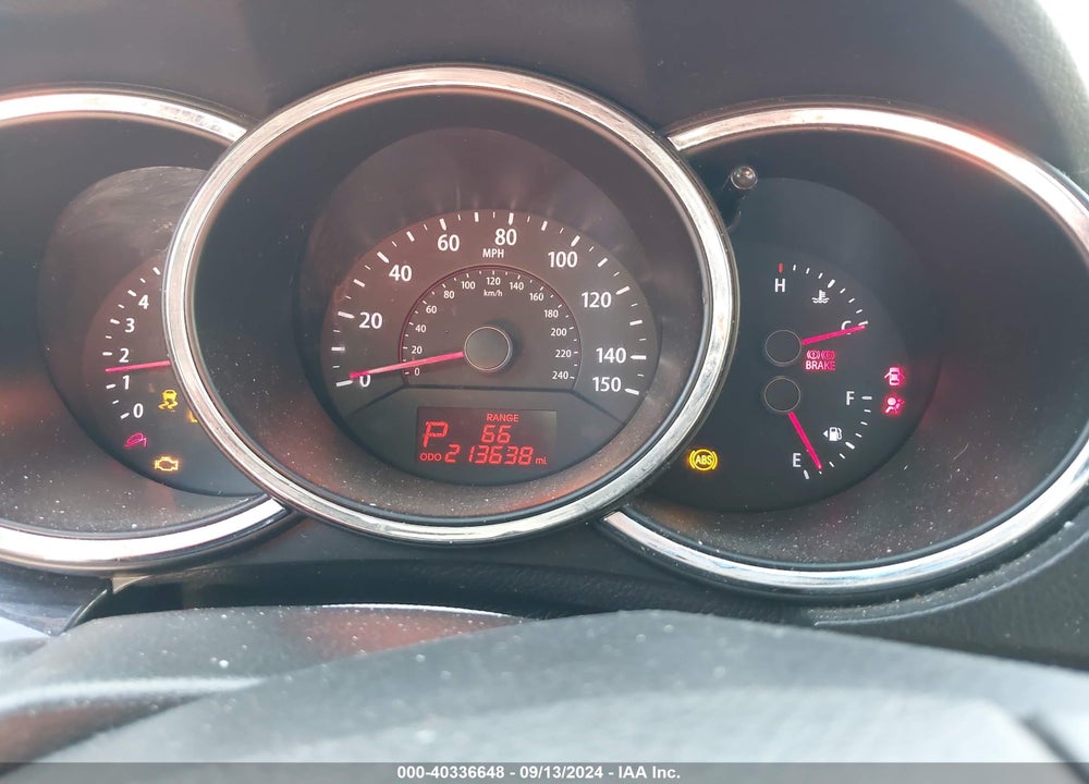 2013 KIA SORENTO LX VIN: 5XYKT4A65DG415681