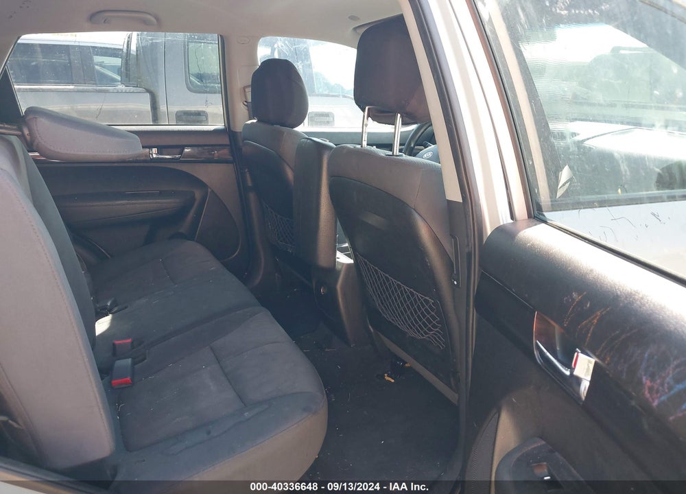 2013 KIA SORENTO LX VIN: 5XYKT4A65DG415681