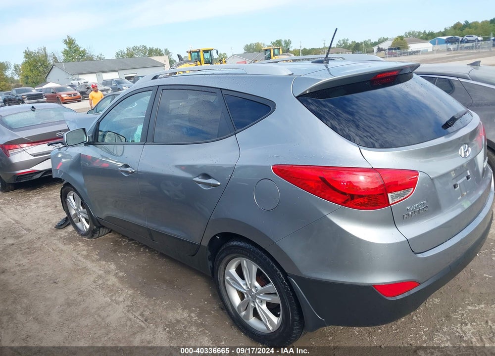 2010 HYUNDAI TUCSON GLS VIN: KM8JU3AC7AU070796