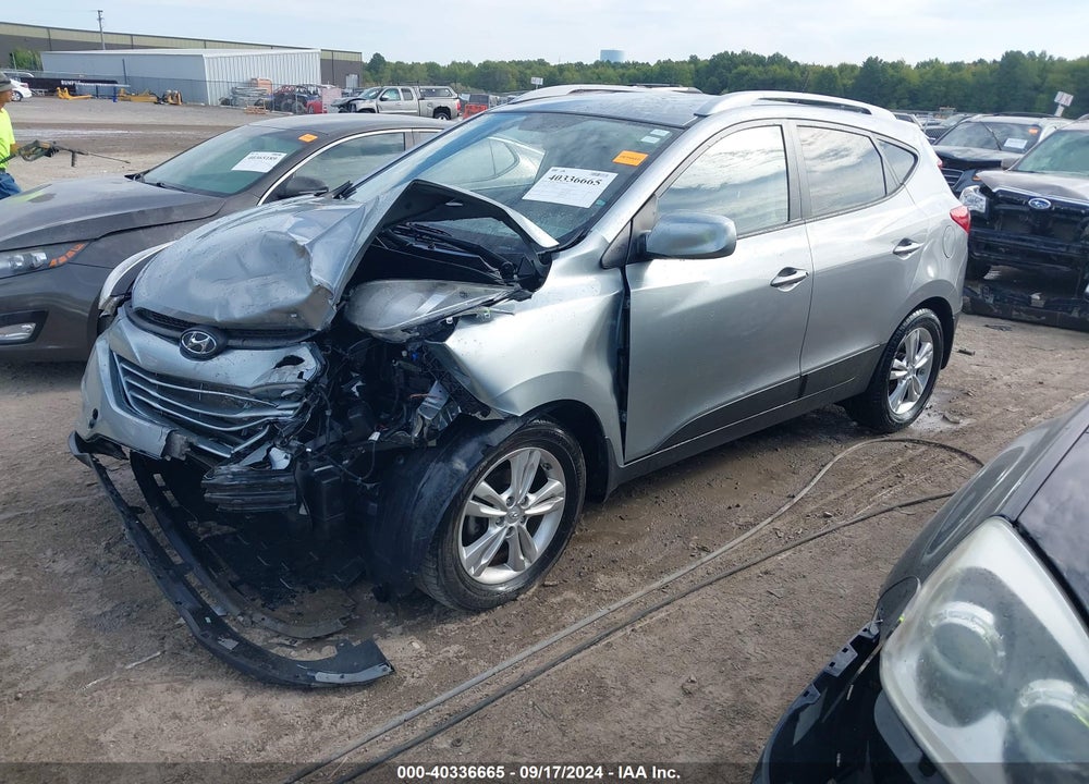 2010 HYUNDAI TUCSON GLS VIN: KM8JU3AC7AU070796