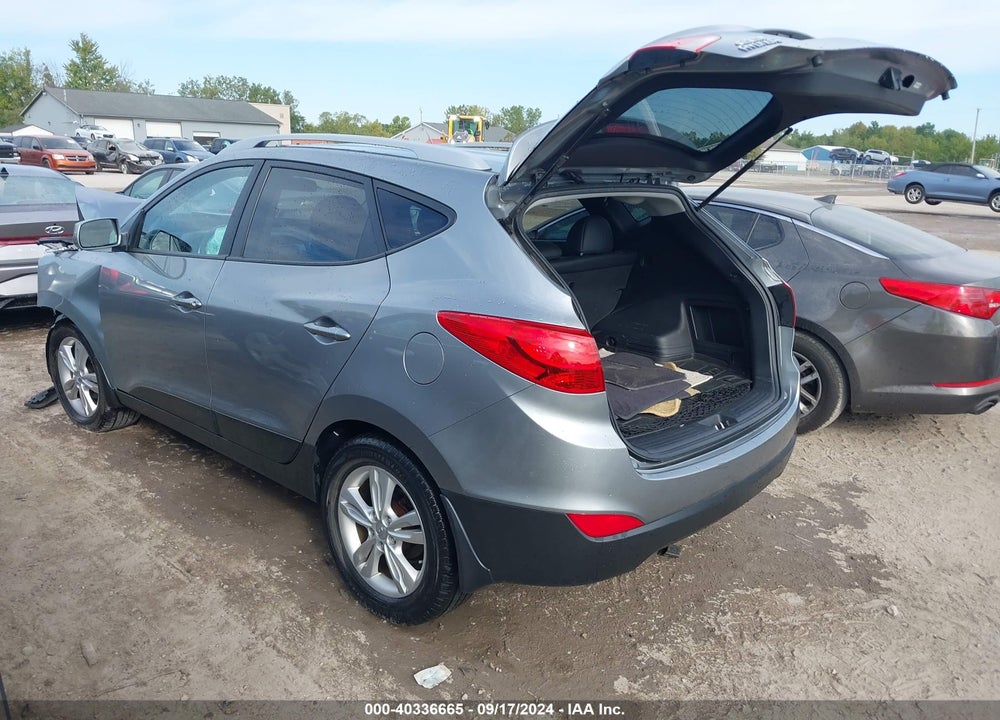 2010 HYUNDAI TUCSON GLS VIN: KM8JU3AC7AU070796