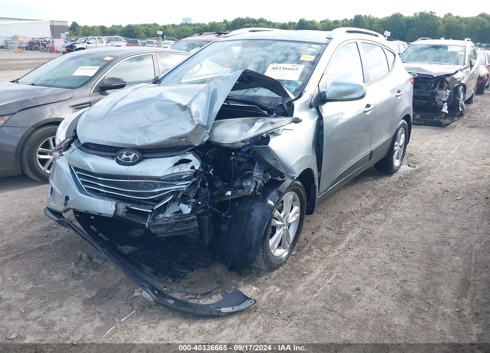 2010 HYUNDAI TUCSON GLS VIN: KM8JU3AC7AU070796