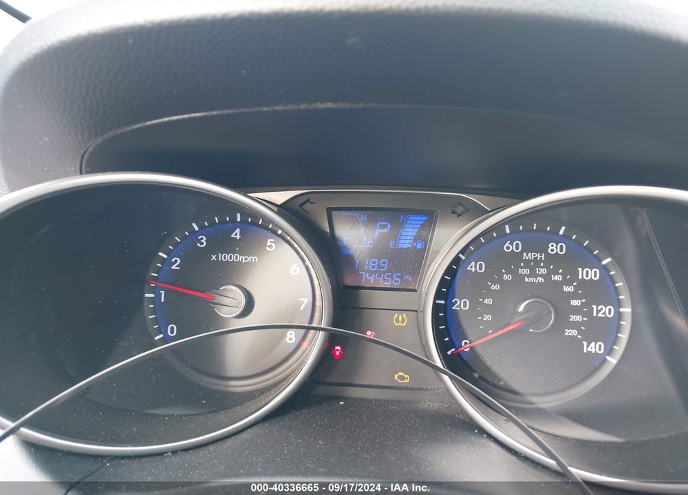 2010 HYUNDAI TUCSON GLS VIN: KM8JU3AC7AU070796