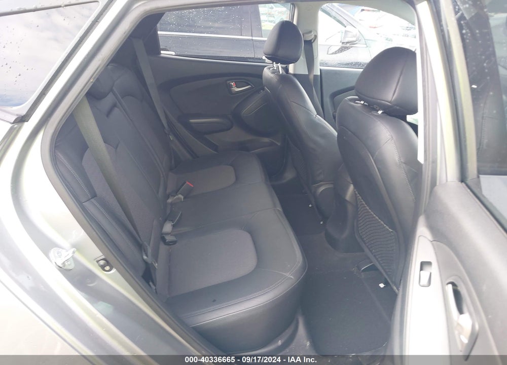 2010 HYUNDAI TUCSON GLS VIN: KM8JU3AC7AU070796