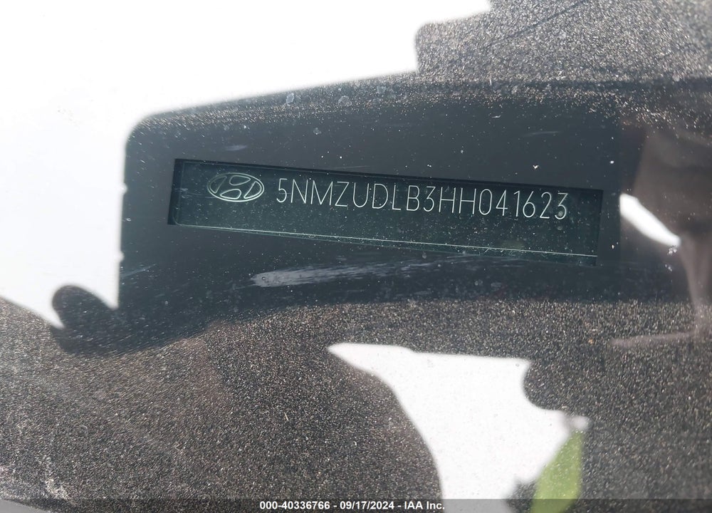 2017 HYUNDAI SANTA FE SPORT 2.4L VIN: 5NMZUDLB3HH041623