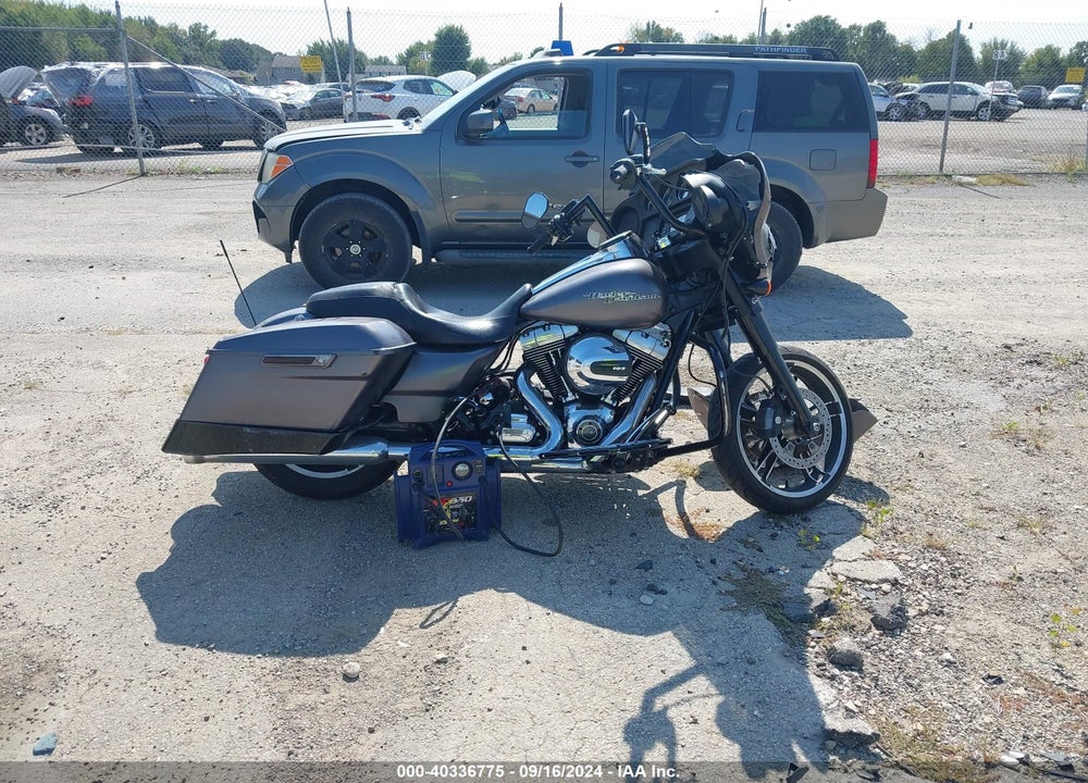 2015 HARLEY-DAVIDSON FLHX STREET GLIDE VIN: 1HD1KBM12FB701051