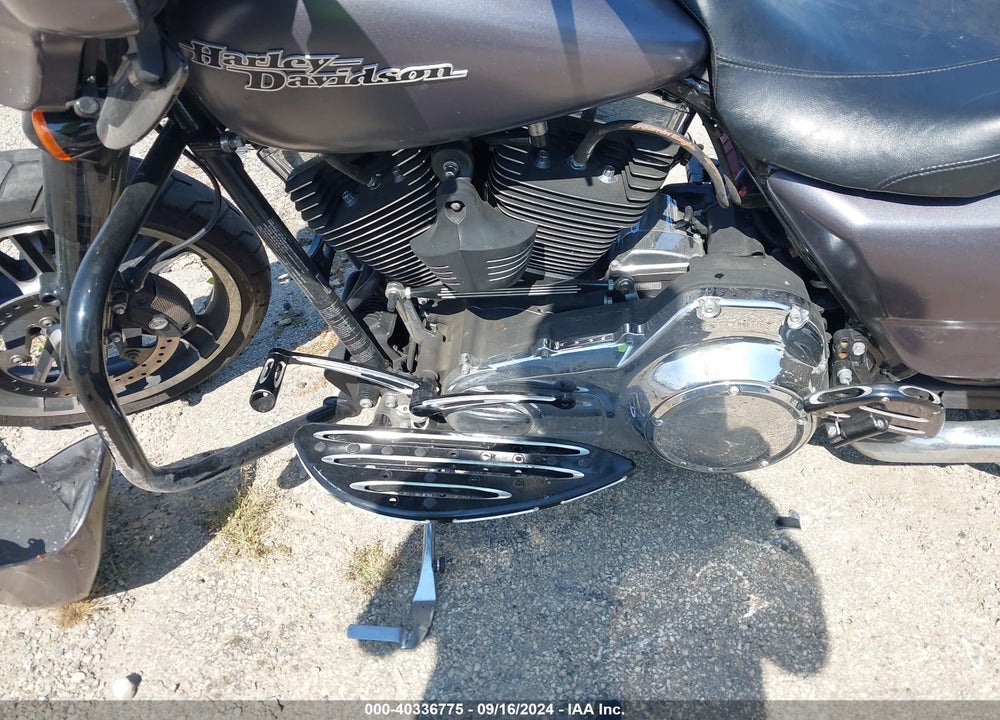 2015 HARLEY-DAVIDSON FLHX STREET GLIDE VIN: 1HD1KBM12FB701051