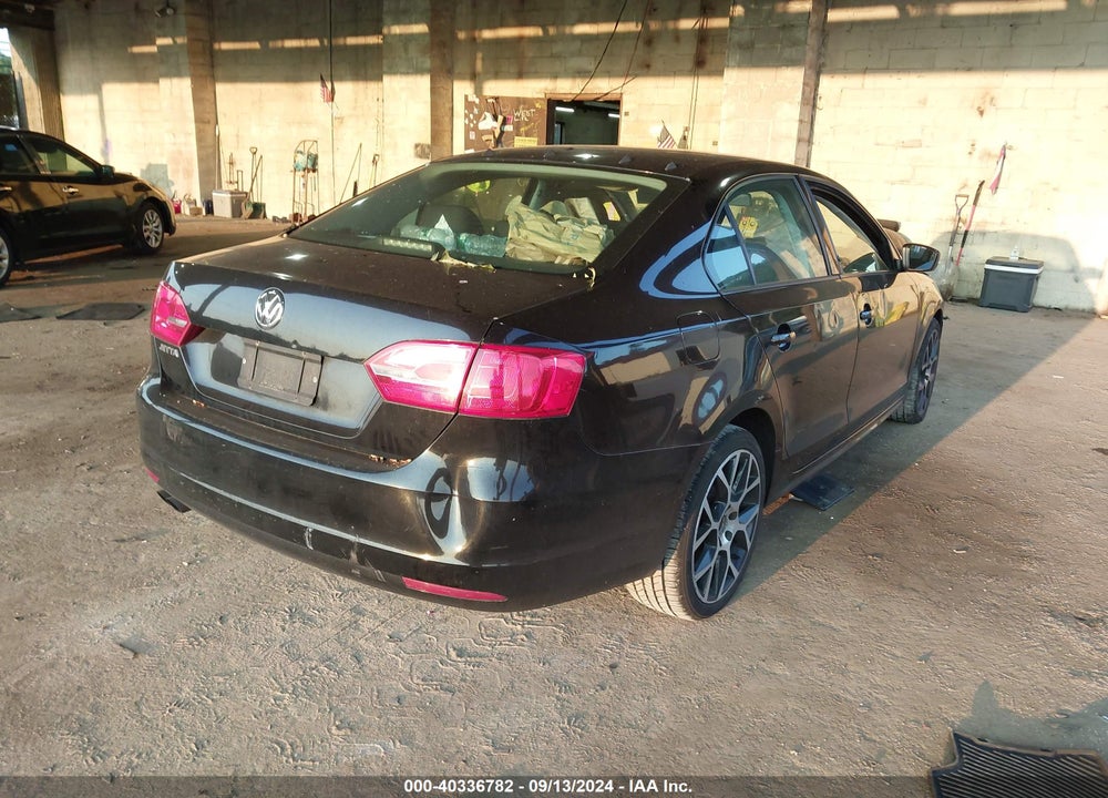 2011 VOLKSWAGEN JETTA 2.0L S VIN: 3VW2K7AJXBM377483
