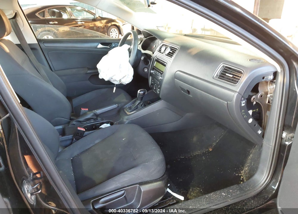 2011 VOLKSWAGEN JETTA 2.0L S VIN: 3VW2K7AJXBM377483