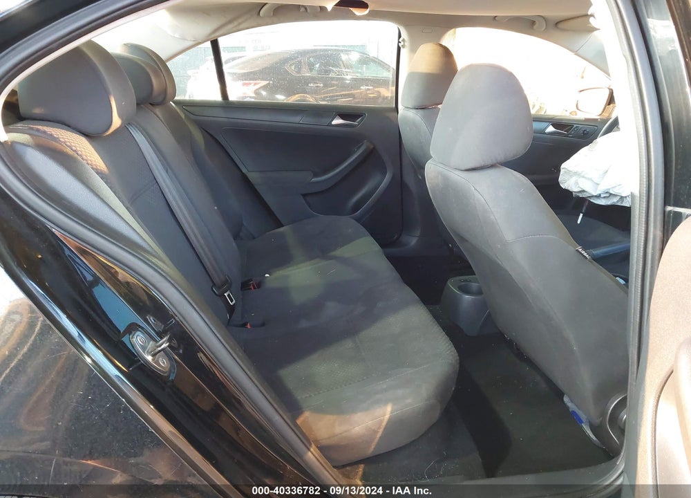 2011 VOLKSWAGEN JETTA 2.0L S VIN: 3VW2K7AJXBM377483