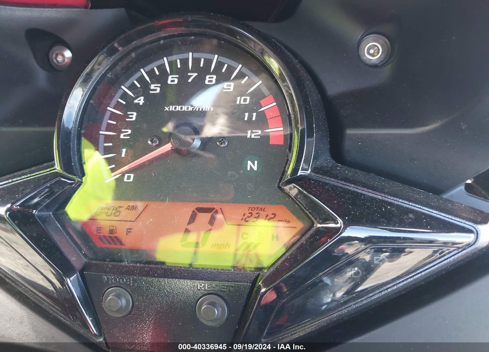 2021 HONDA CBR300 R VIN: MLHNC5102M5700004