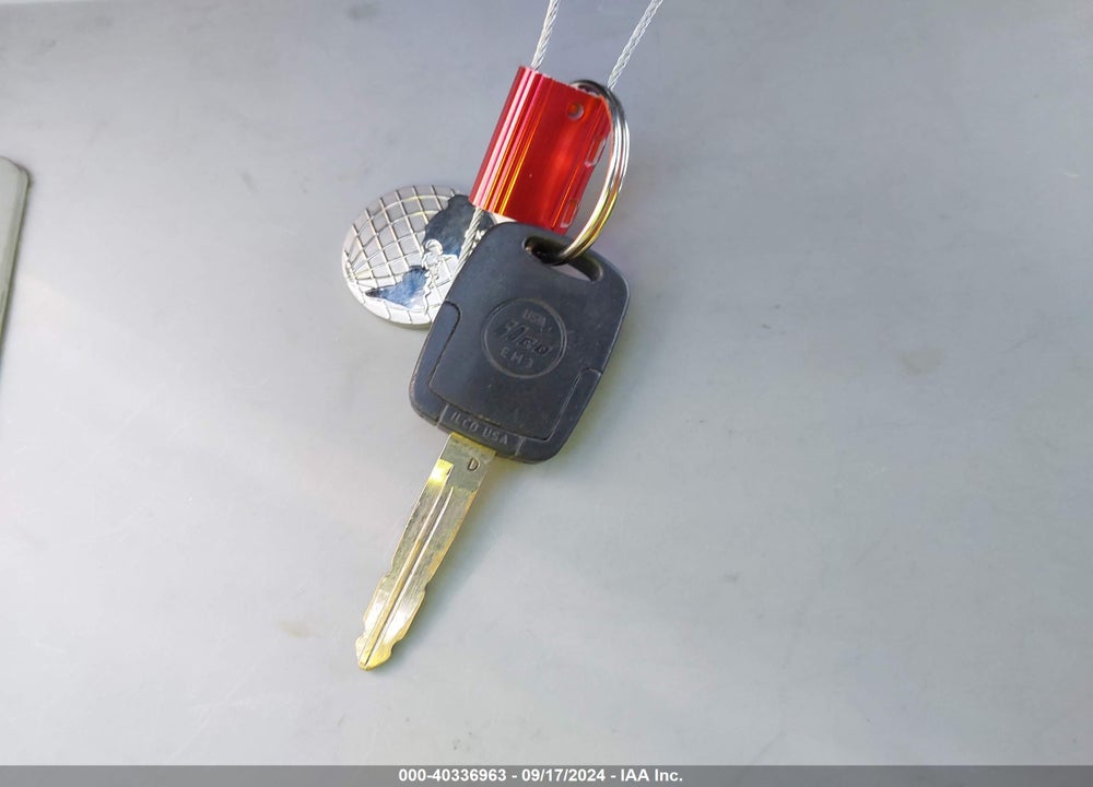 2000 FORD FOCUS SE VIN: 1FAFP3437YW382294