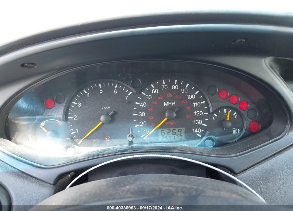 2000 FORD FOCUS SE VIN: 1FAFP3437YW382294