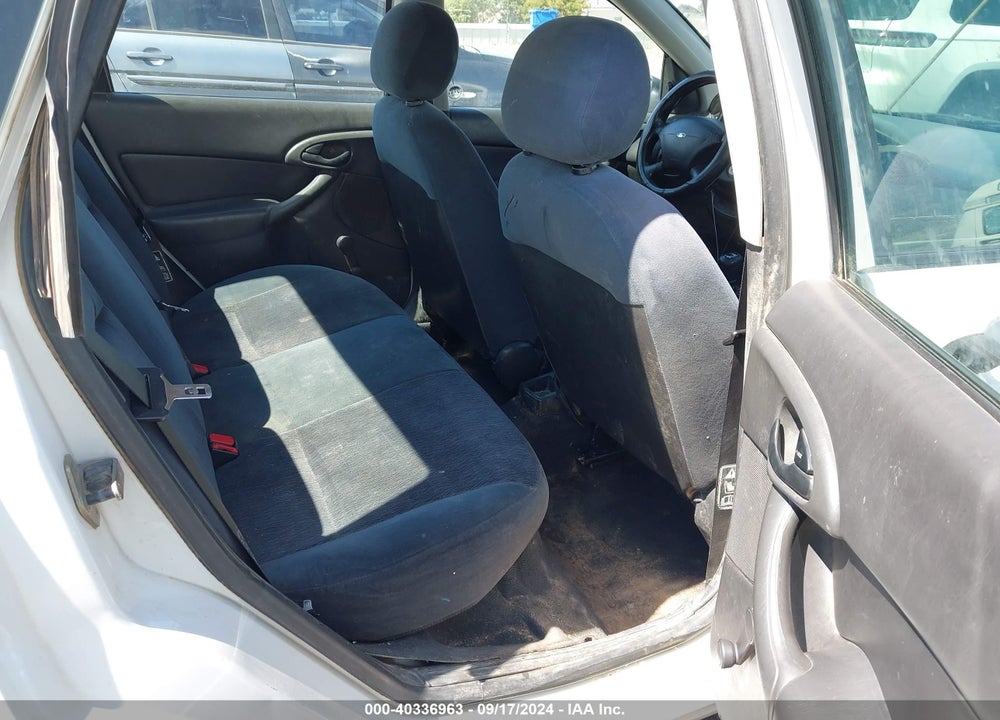 2000 FORD FOCUS SE VIN: 1FAFP3437YW382294