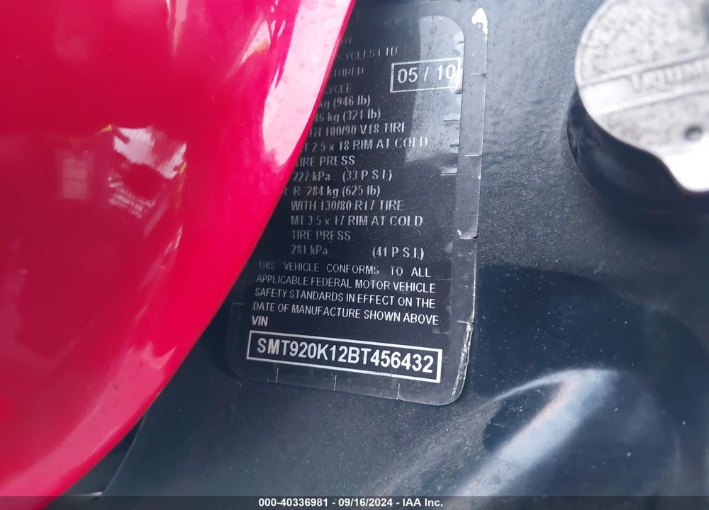 2011 TRIUMPH MOTORCYCLE THRUXTON 900 VIN: SMT920K12BT456432