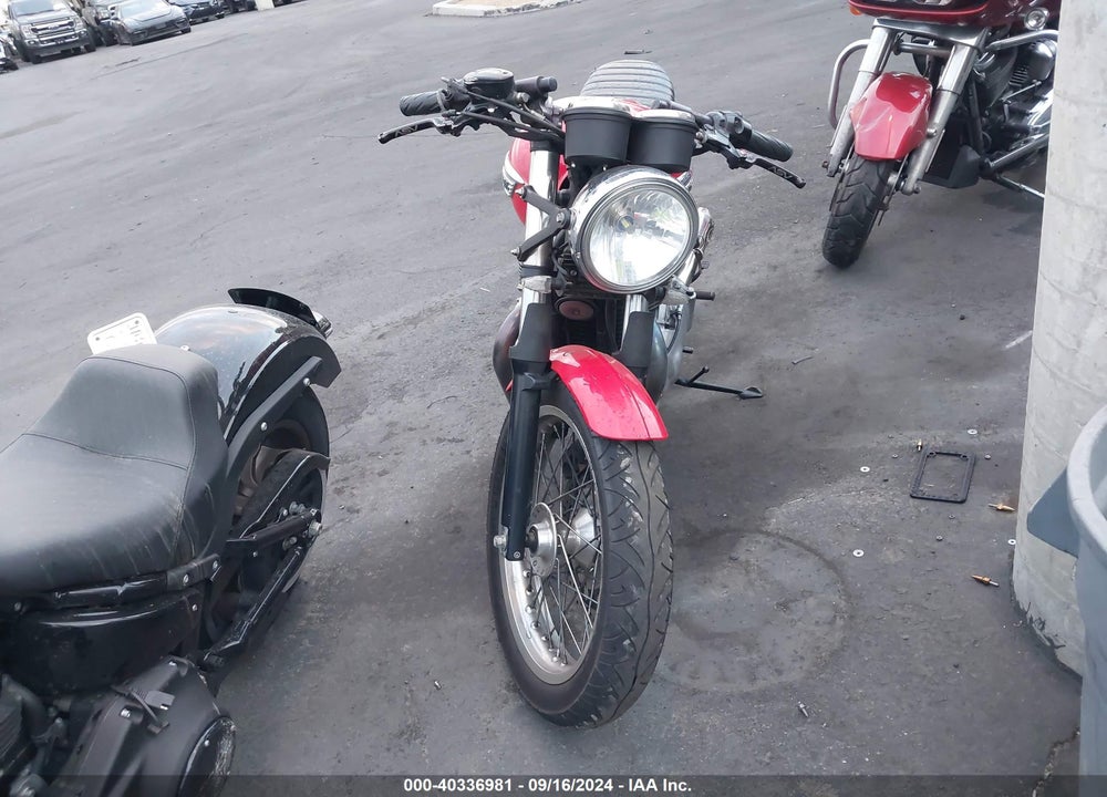2011 TRIUMPH MOTORCYCLE THRUXTON 900 VIN: SMT920K12BT456432