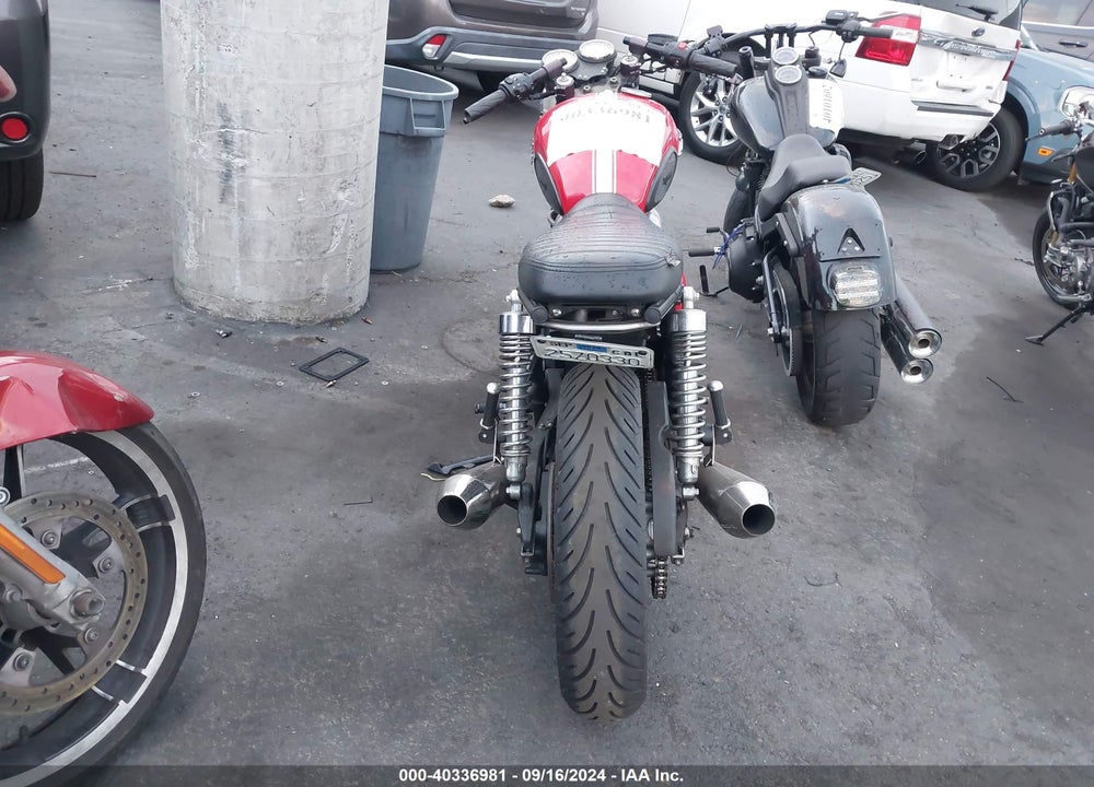 2011 TRIUMPH MOTORCYCLE THRUXTON 900 VIN: SMT920K12BT456432