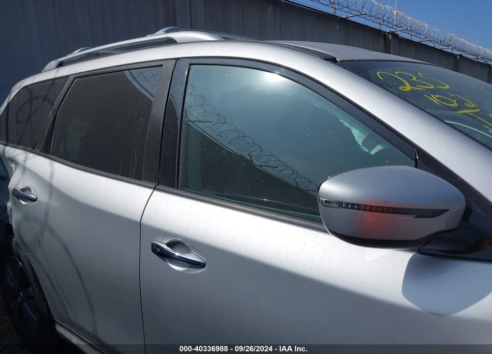 2017 NISSAN PATHFINDER SV VIN: 5N1DR2MN2HC696374
