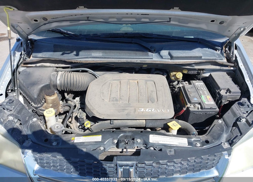 2011 DODGE GRAND CARAVAN CREW VIN: 2D4RN5DG5BR688862