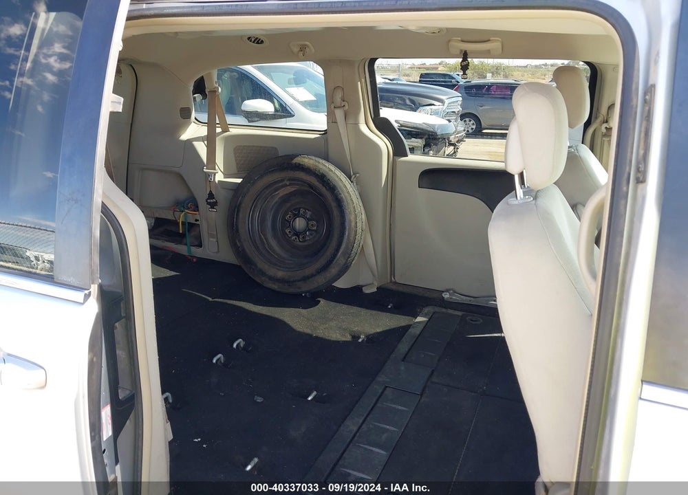 2011 DODGE GRAND CARAVAN CREW VIN: 2D4RN5DG5BR688862