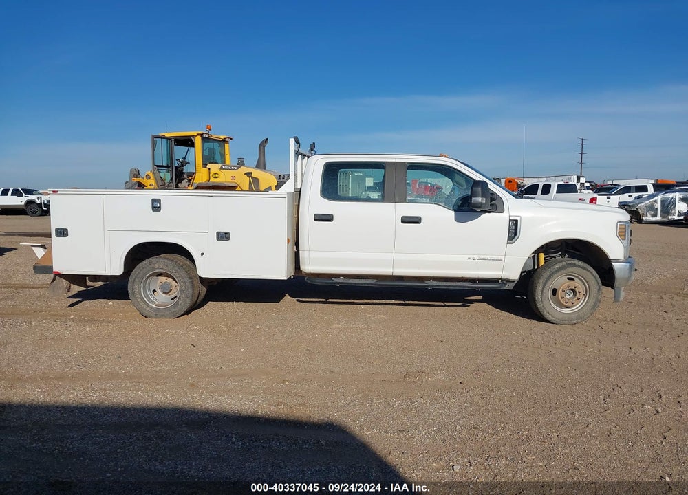 2019 FORD F-350 CHASSIS VIN: 1FD8W3HT4KEF25193