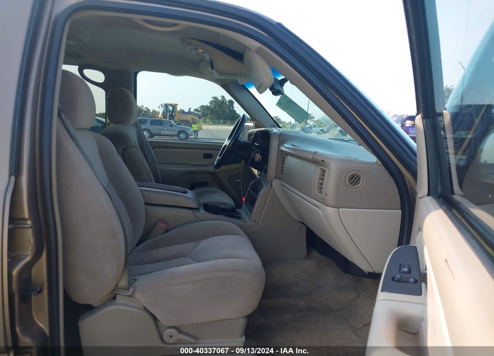 2003 CHEVROLET SUBURBAN 1500 LS VIN: 1GNEC16Z73J259356