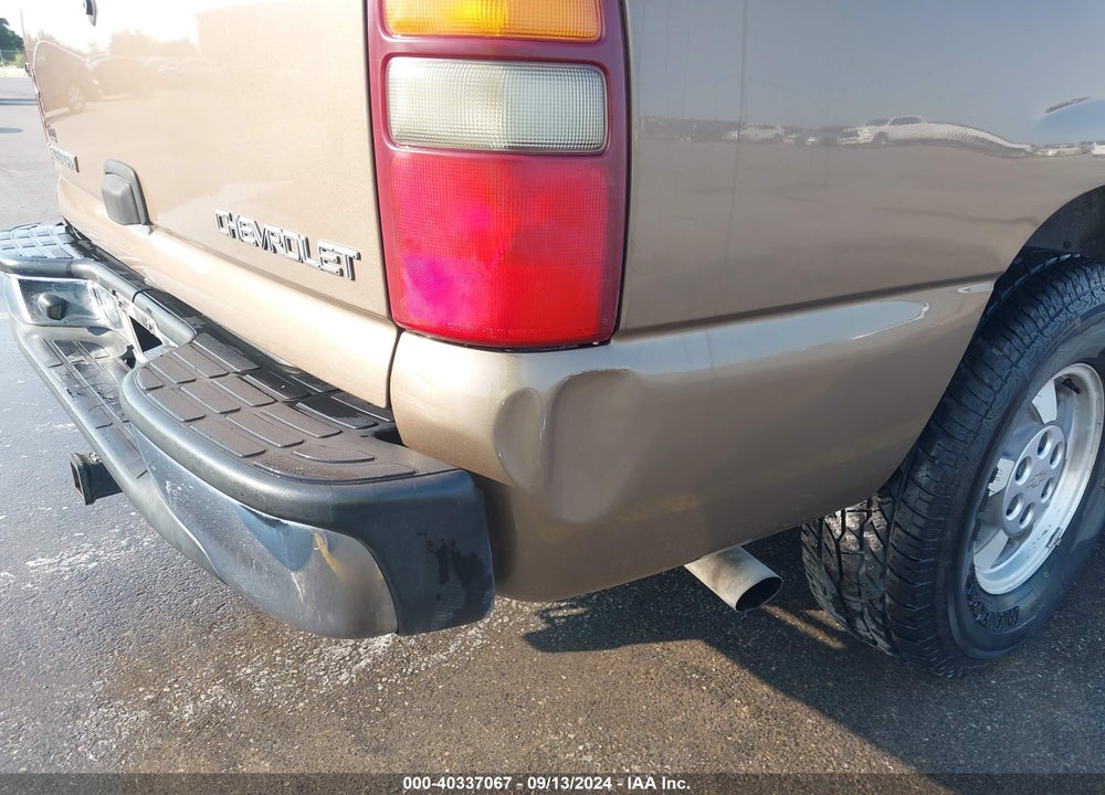 2003 CHEVROLET SUBURBAN 1500 LS VIN: 1GNEC16Z73J259356