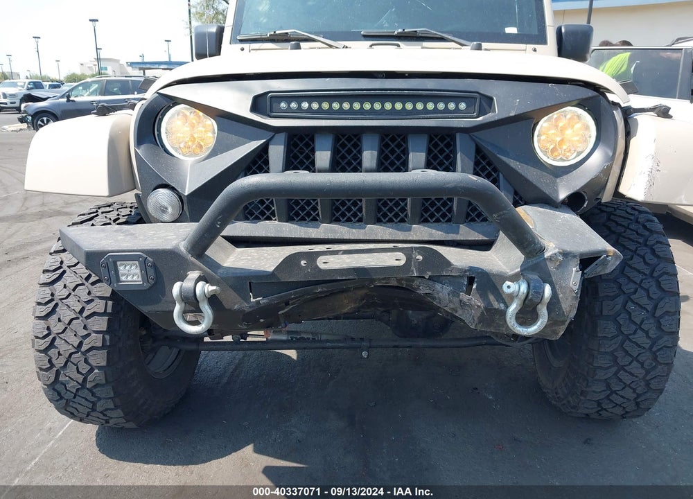 2016 JEEP WRANGLER UNLIMITED SAHARA VIN: 1C4HJWEG0GL289575