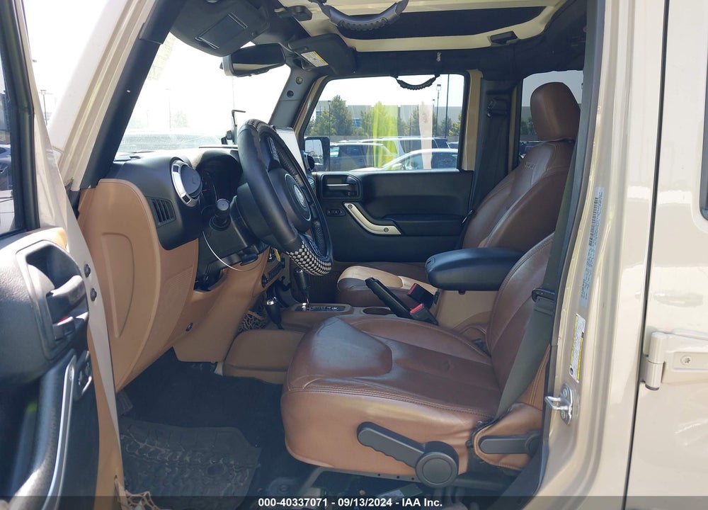 2016 JEEP WRANGLER UNLIMITED SAHARA VIN: 1C4HJWEG0GL289575