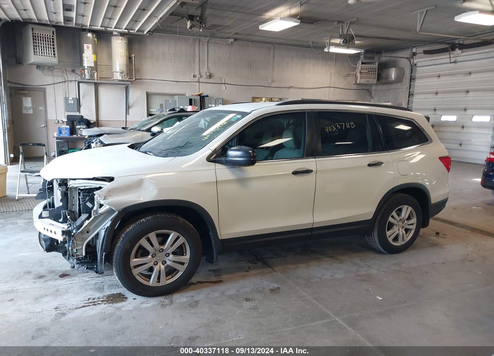 2017 HONDA PILOT LX VIN: 5FNYF5H18HB038584