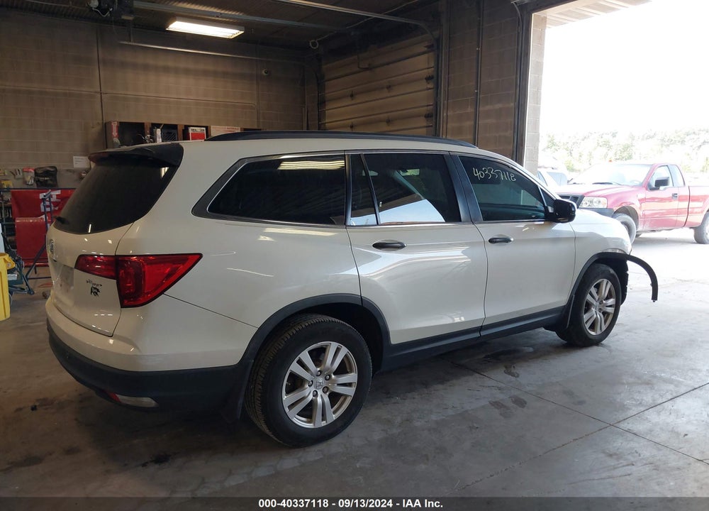 2017 HONDA PILOT LX VIN: 5FNYF5H18HB038584