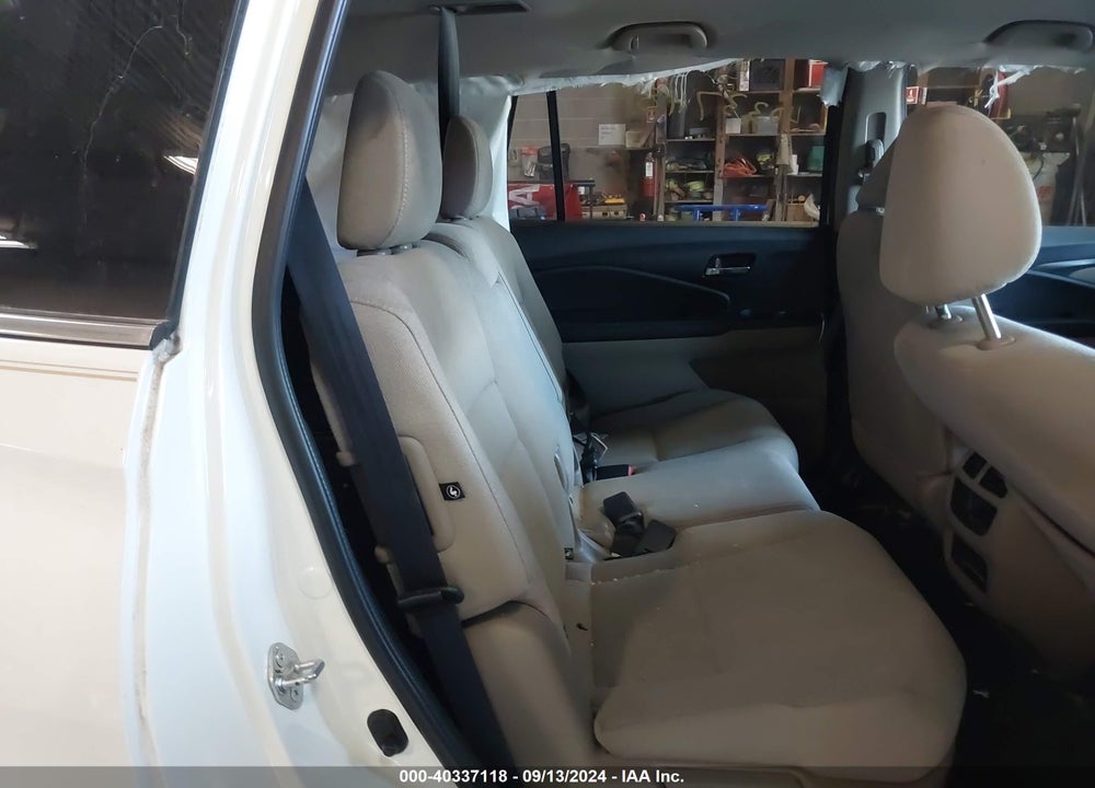 2017 HONDA PILOT LX VIN: 5FNYF5H18HB038584