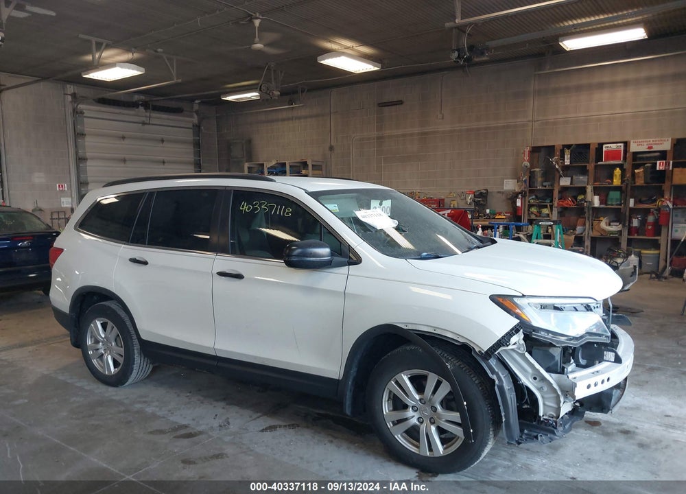 2017 HONDA PILOT LX VIN: 5FNYF5H18HB038584