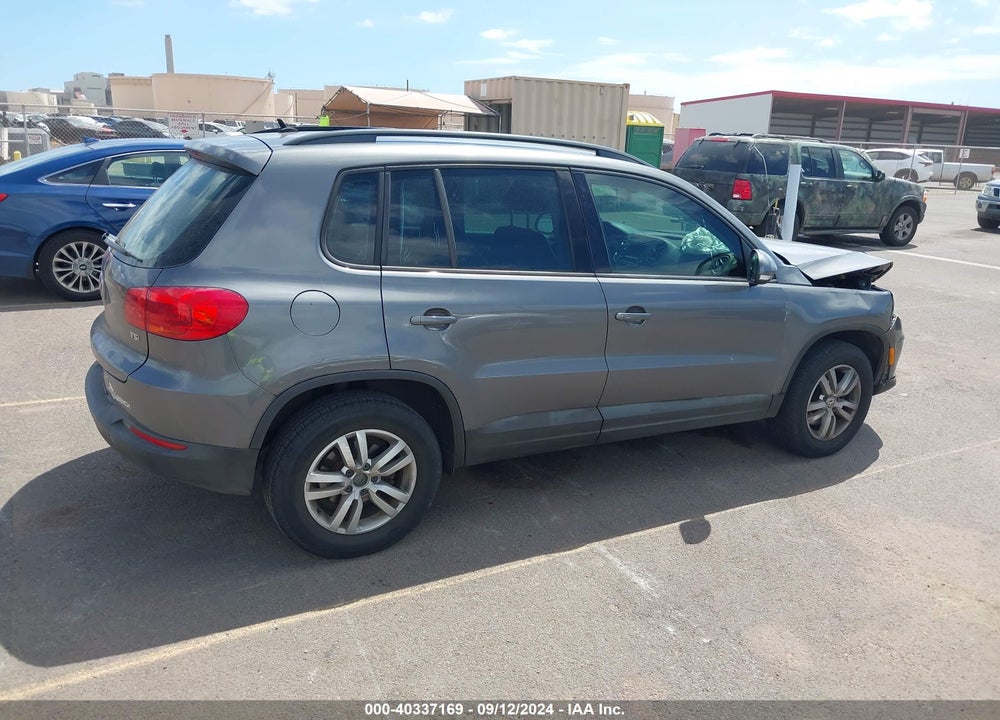 2016 VOLKSWAGEN TIGUAN S VIN: WVGAV7AXXGW558239