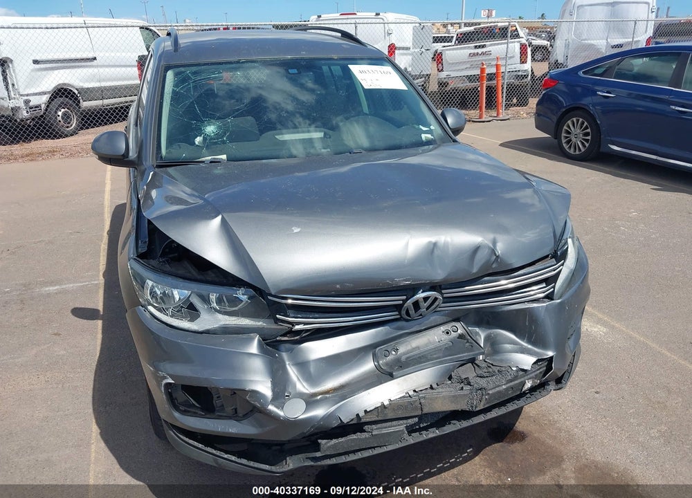 2016 VOLKSWAGEN TIGUAN S VIN: WVGAV7AXXGW558239