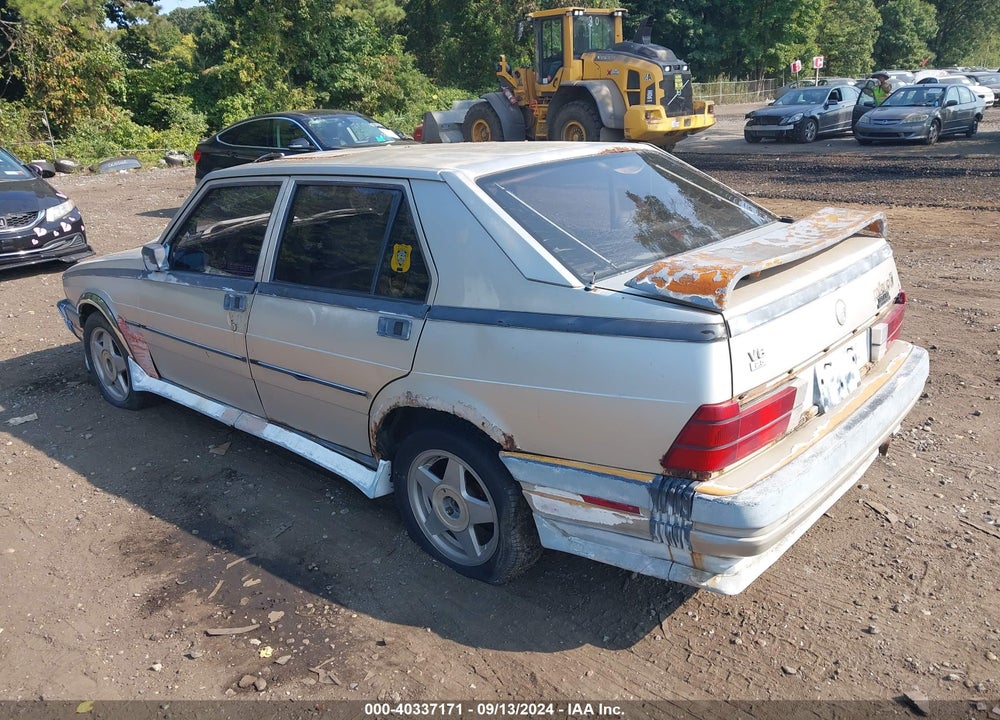 1987 ALFA ROMEO MILANO PLATINUM VIN: ZARDA1362H1025286