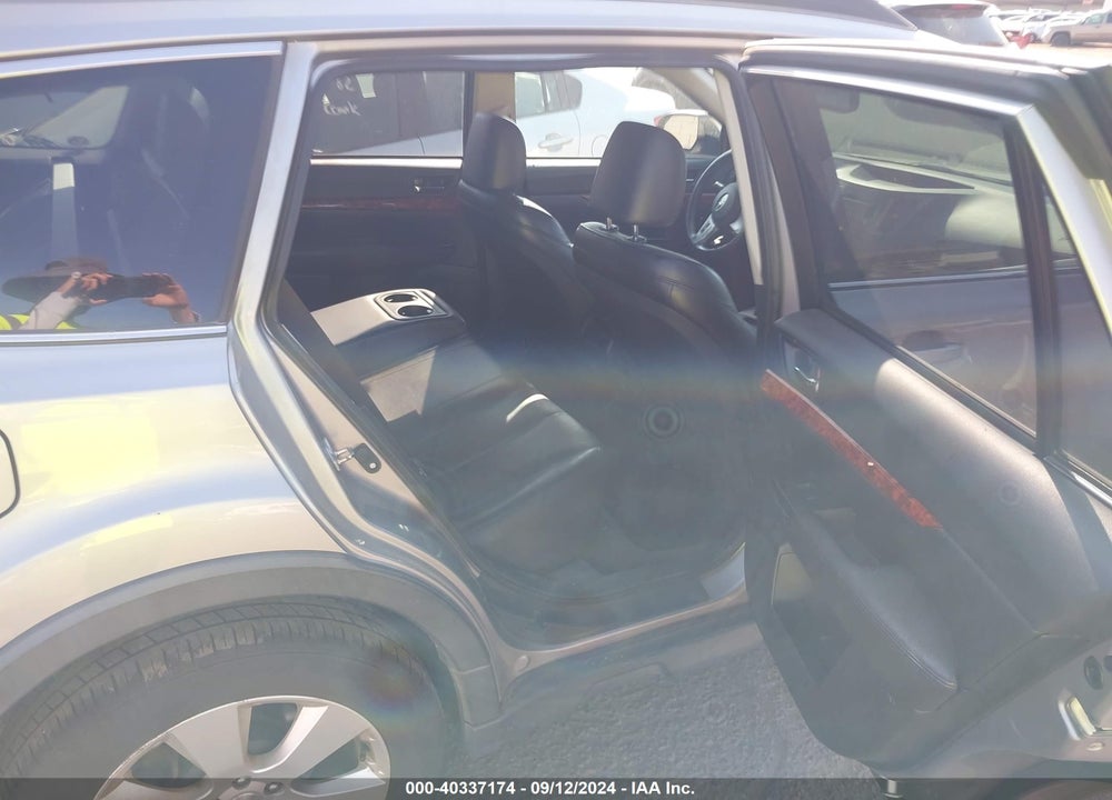 2010 SUBARU OUTBACK 2.5I LIMITED VIN: 4S4BRBKCXA3355531