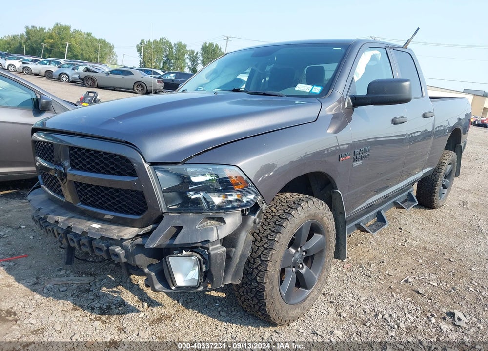 2019 RAM 1500 CLASSIC EXPRESS QUAD CAB 4X4 6'4 BOX VIN: 1C6RR7FT9KS517643