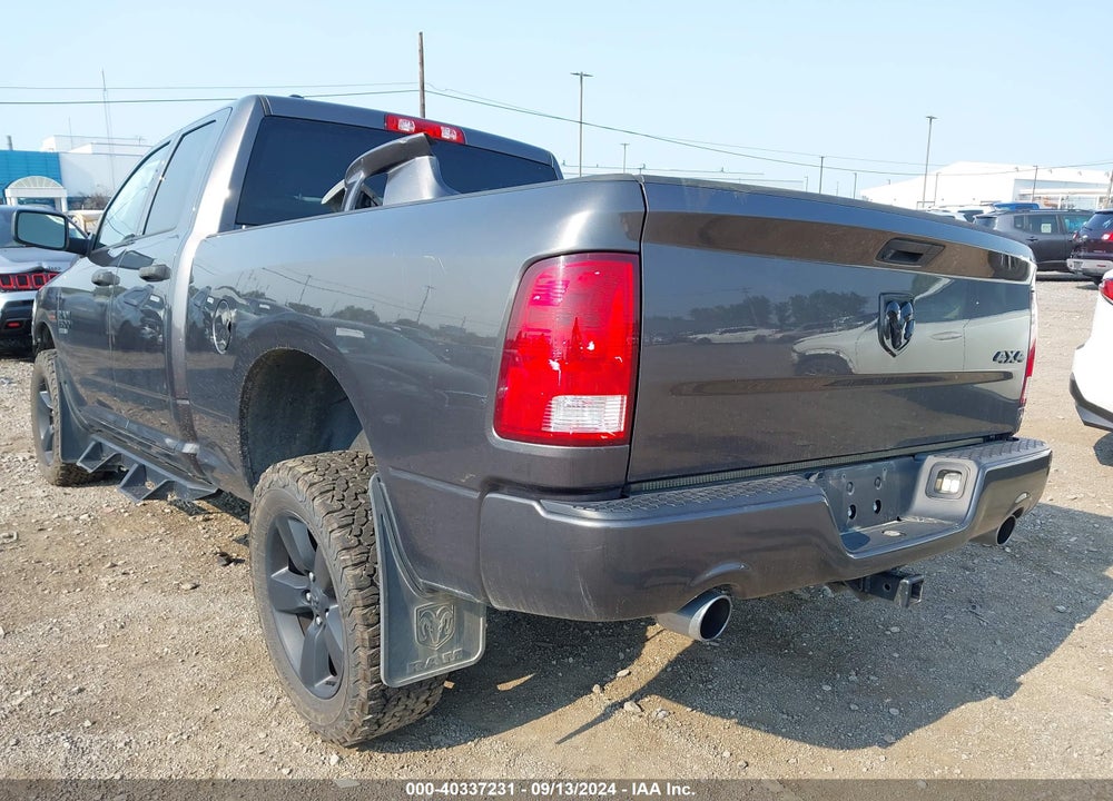 2019 RAM 1500 CLASSIC EXPRESS QUAD CAB 4X4 6'4 BOX VIN: 1C6RR7FT9KS517643