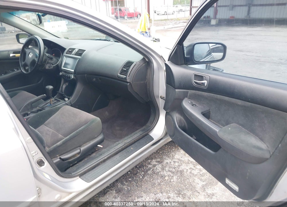 2005 HONDA ACCORD 2.4 LX VIN: 1HGCM56485L003714