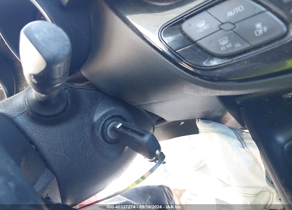 2018 TOYOTA C-HR XLE VIN: NMTKHMBX8JR003423