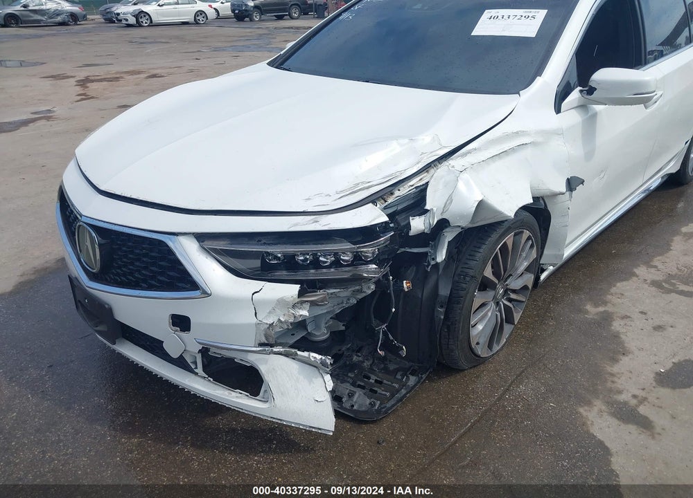 2018 ACURA RLX VIN: JH4KC1F5XJC000045